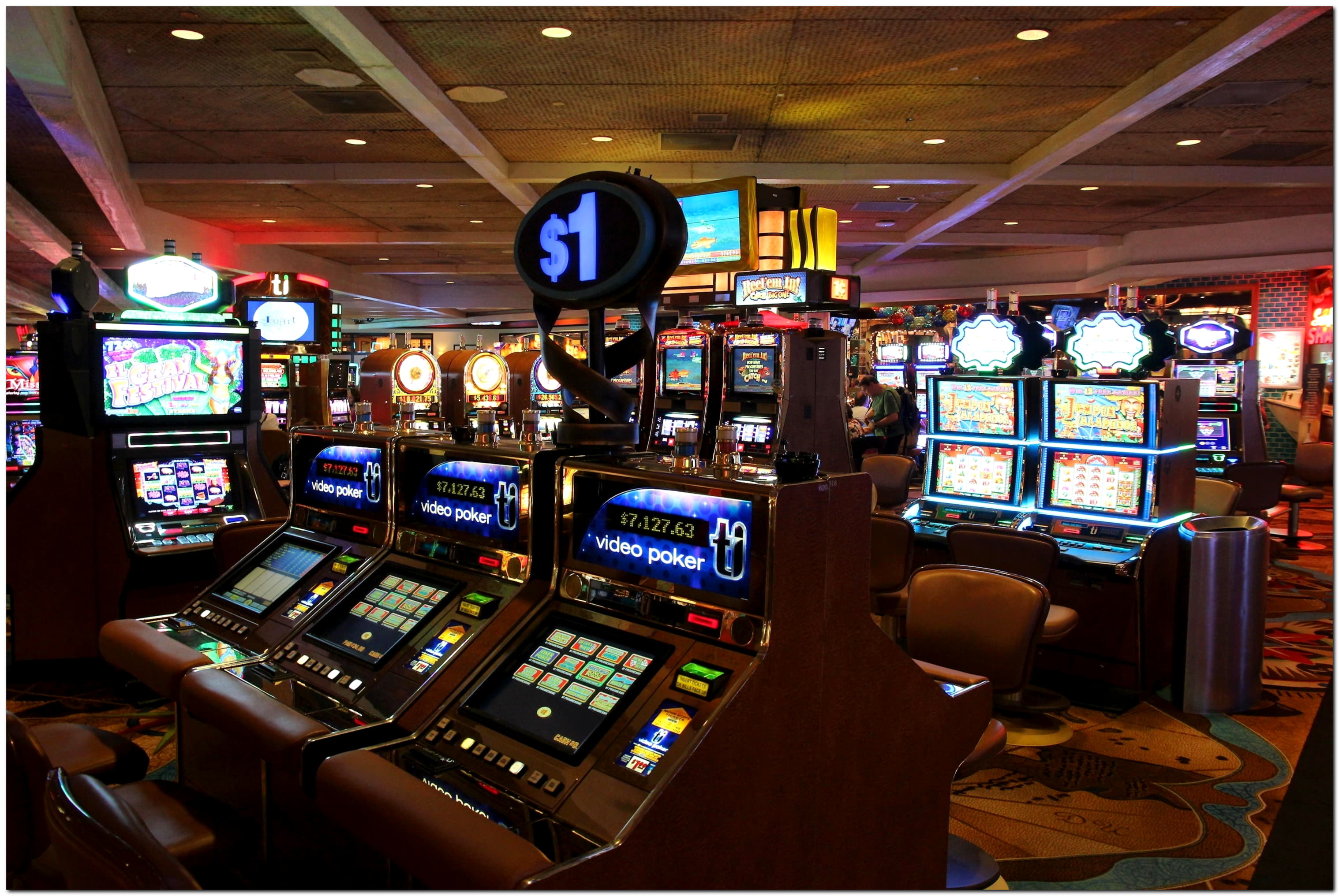 EUR 3870 no deposit casino bonus at Rizk Casino
