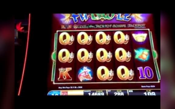 EUR 1735 No Deposit Bonus at BGO Casino