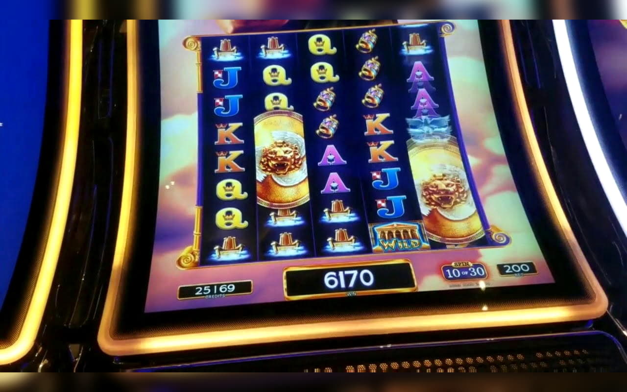 $120 Daily freeroll slot tournament at 777 Casino