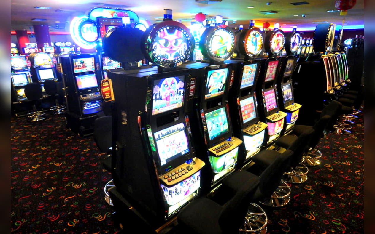 225 Loyal Free Spins! at Casino Shadowbet