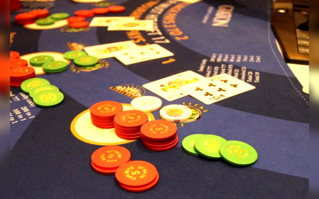 £935 Daily freeroll slot tournament at Sloty Casino