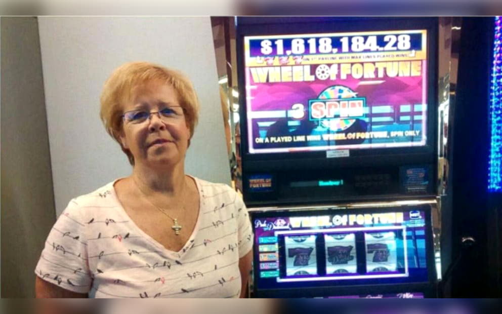 EUR 444 Mobile freeroll slot tournament at William Hill Casino