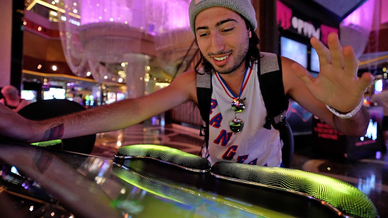 I tried the most infamous roulette strategy in the world... (DO NOT TRY THIS)